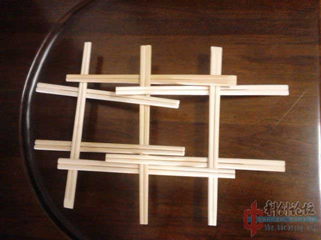 用一次性筷子搭了个桥承重不错