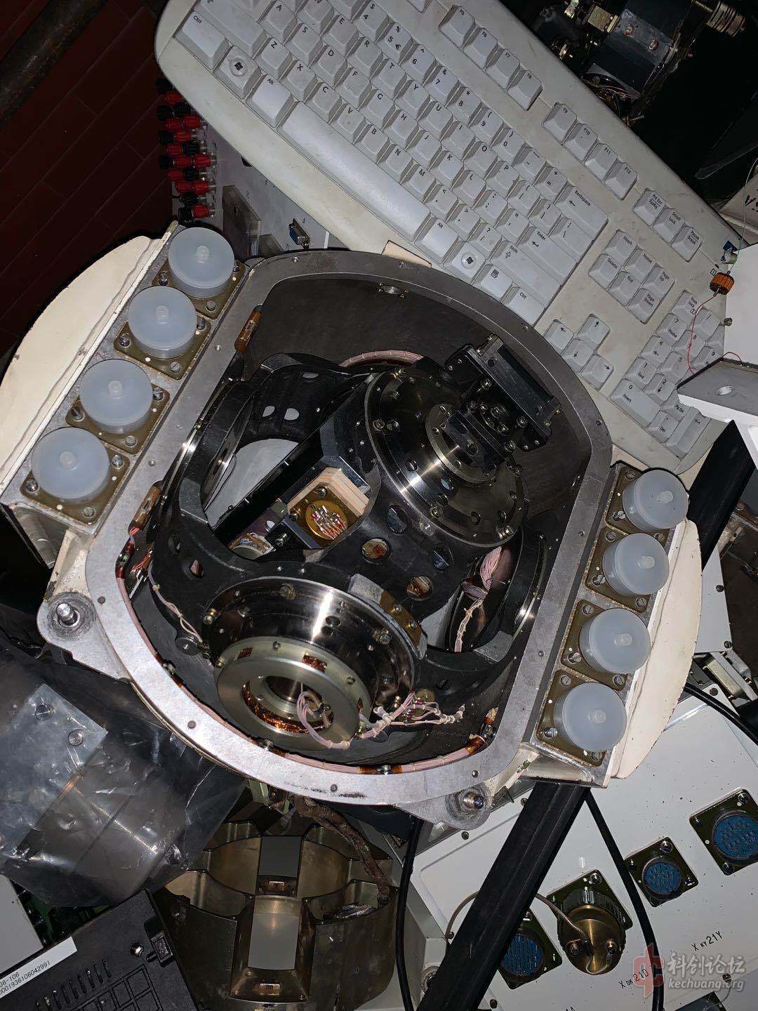 长征四号火箭陀螺仪和扰性加速度传感器万份之一g